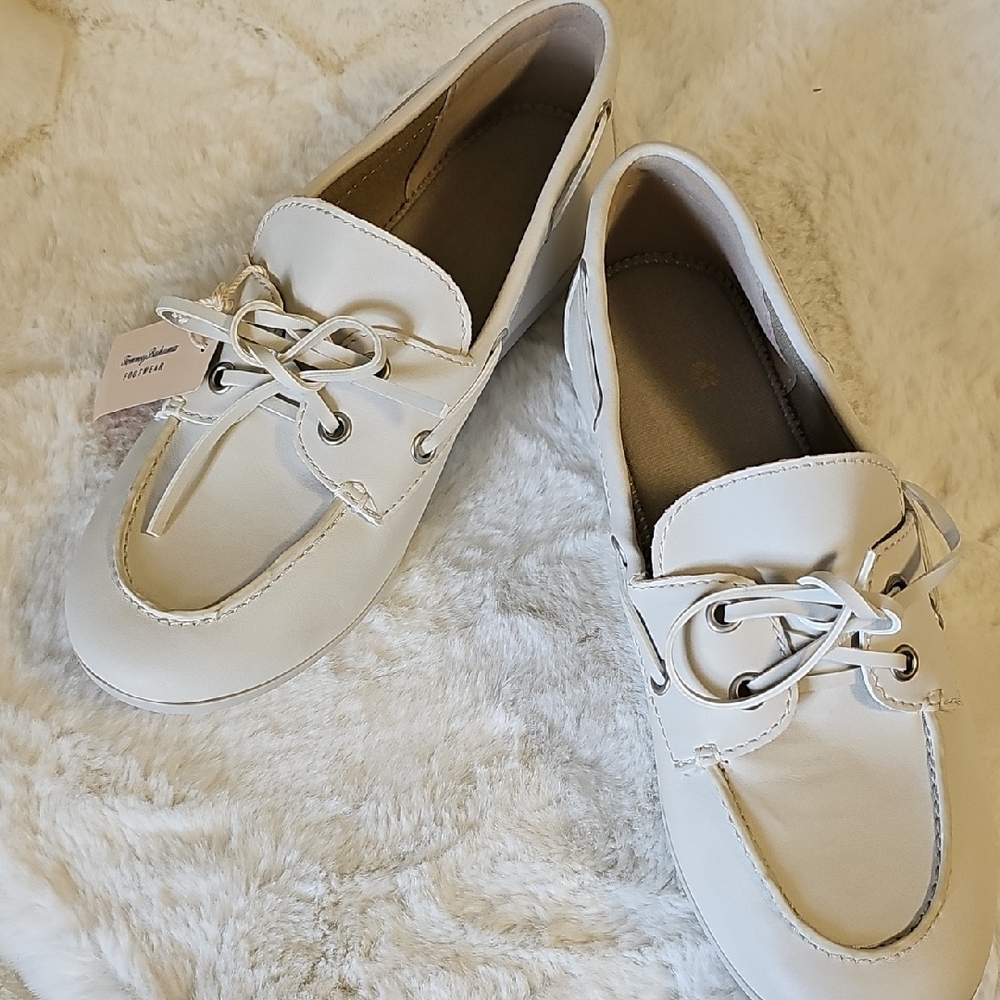 NWT! Tommy Bahama Women's Cream Moccasins